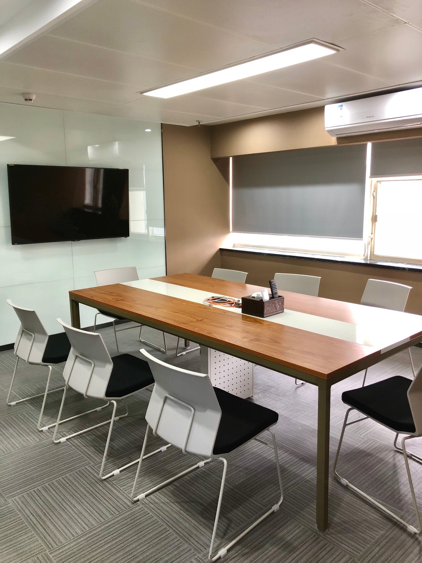 GEMSTAR small meeting room